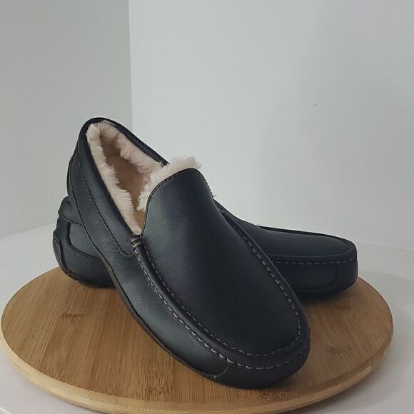 UGG Men's Ascot Slipper Dark Spice Leather Sheep Wool Size 9 NWOB - Picture 1 of 12